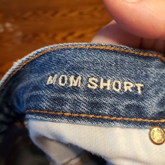American Eagle blue jean Mom shorts sz 6 - Picture 3 of 5